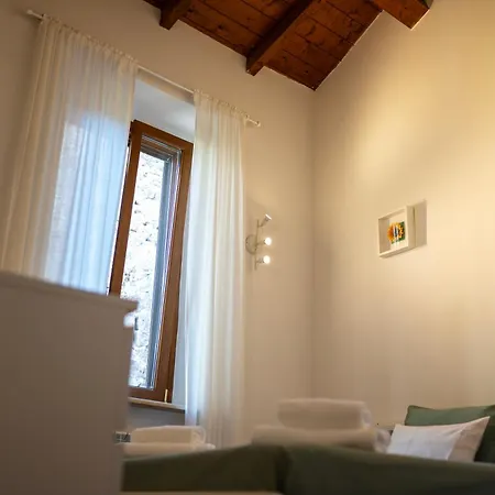 Apartman Sleeping In *